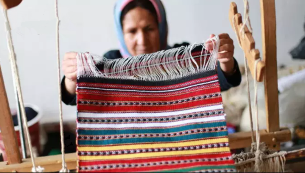 جاجیم بافی؛ از زیباترین صنایع دستی های اردبیل