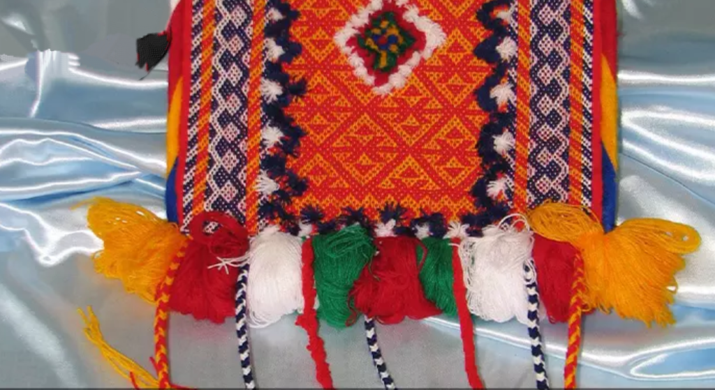 چنته بافی یا آینه دان ازبهترین صنایع دستی های اردبیل