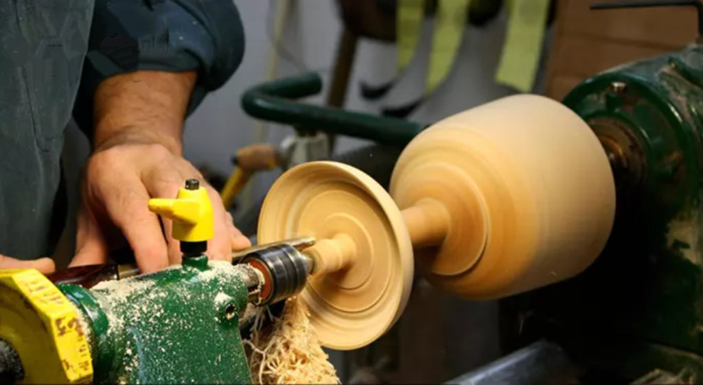 خراطی؛ نقوشی برجسته روی چوب در اردبیل