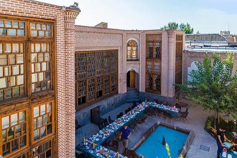 خانه-تاریخی-صادقی