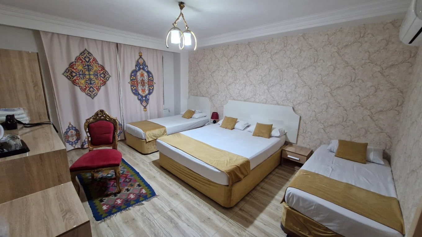 اتاق سنتی و شیک هتل بوتیک ایده آل اردبیل